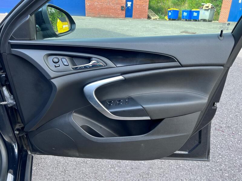 VAUXHALL INSIGNIA