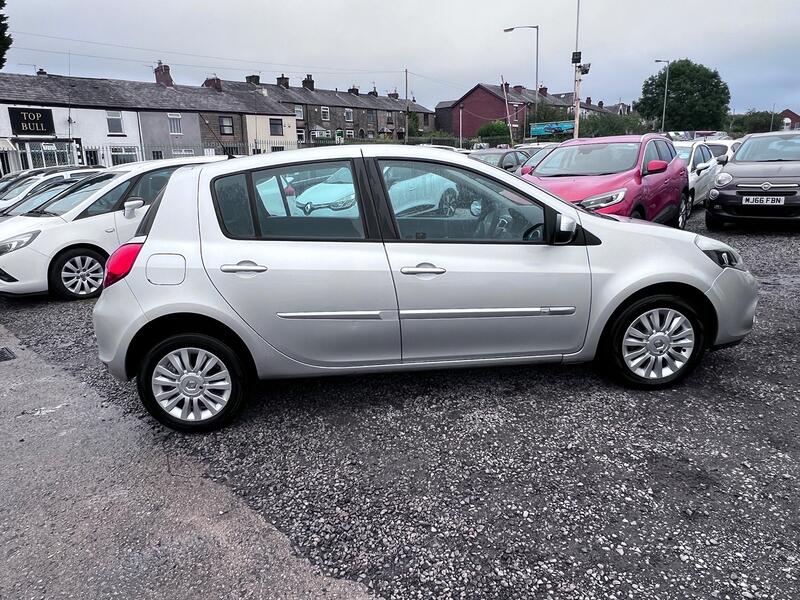 RENAULT CLIO