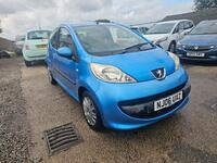 PEUGEOT 107