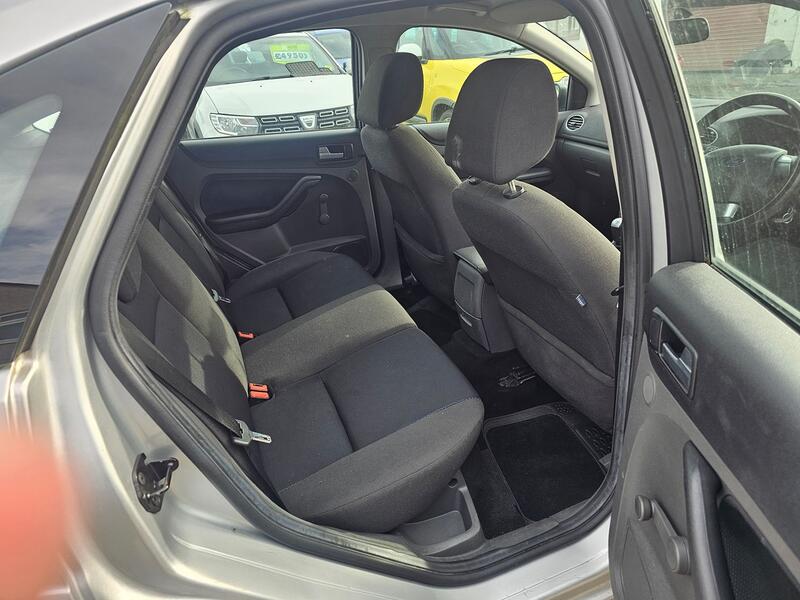 FORD FOCUS