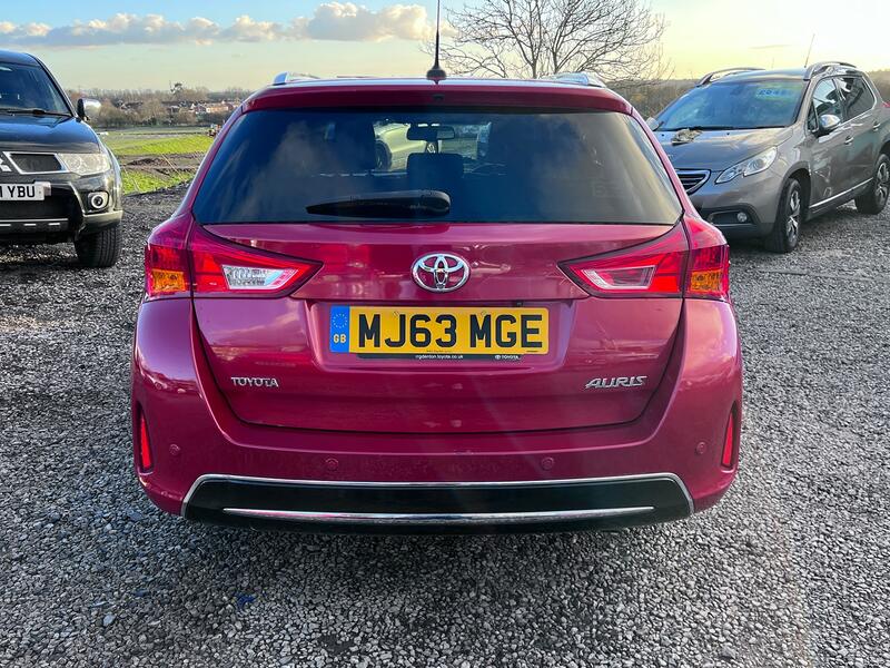 TOYOTA AURIS