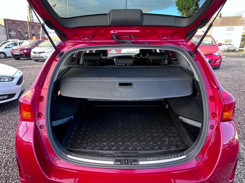 TOYOTA AURIS
