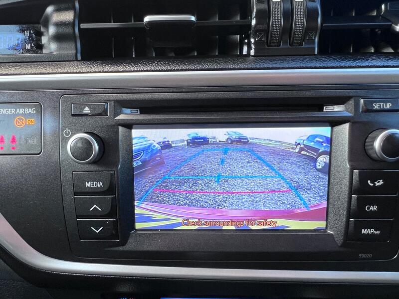 TOYOTA AURIS