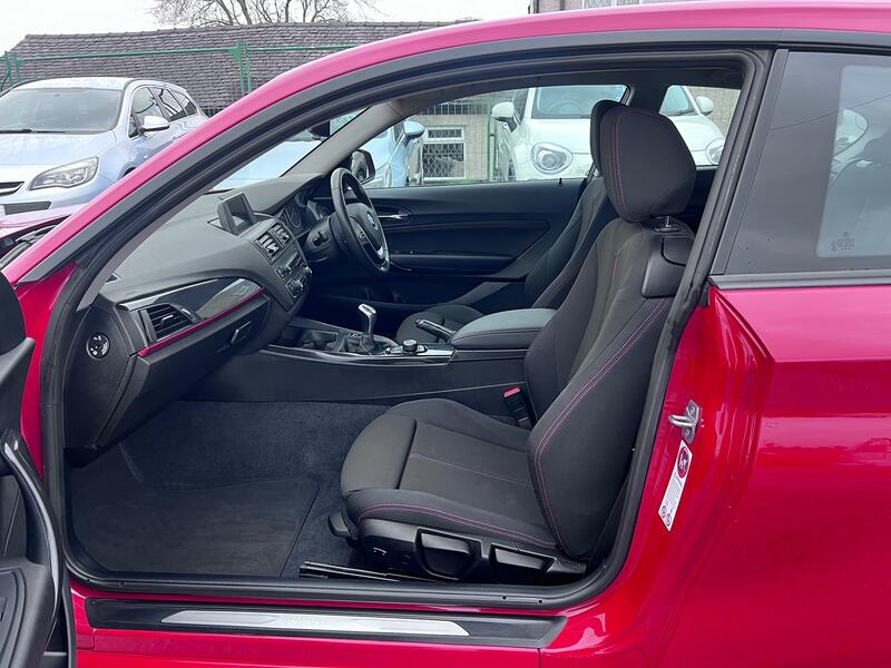 BMW 1 SERIES