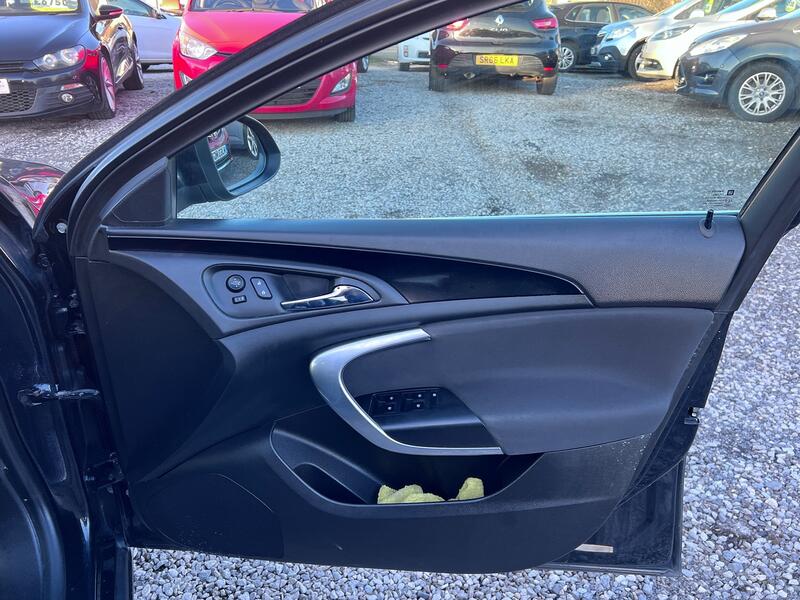 VAUXHALL INSIGNIA