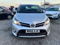 TOYOTA VERSO