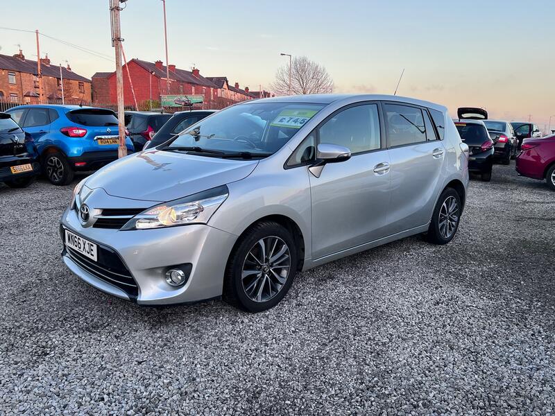 TOYOTA VERSO