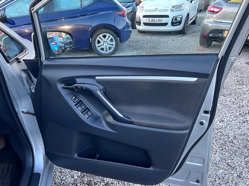 TOYOTA VERSO