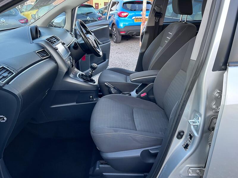 TOYOTA VERSO