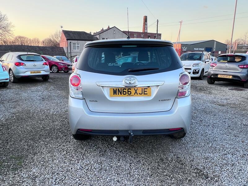 TOYOTA VERSO