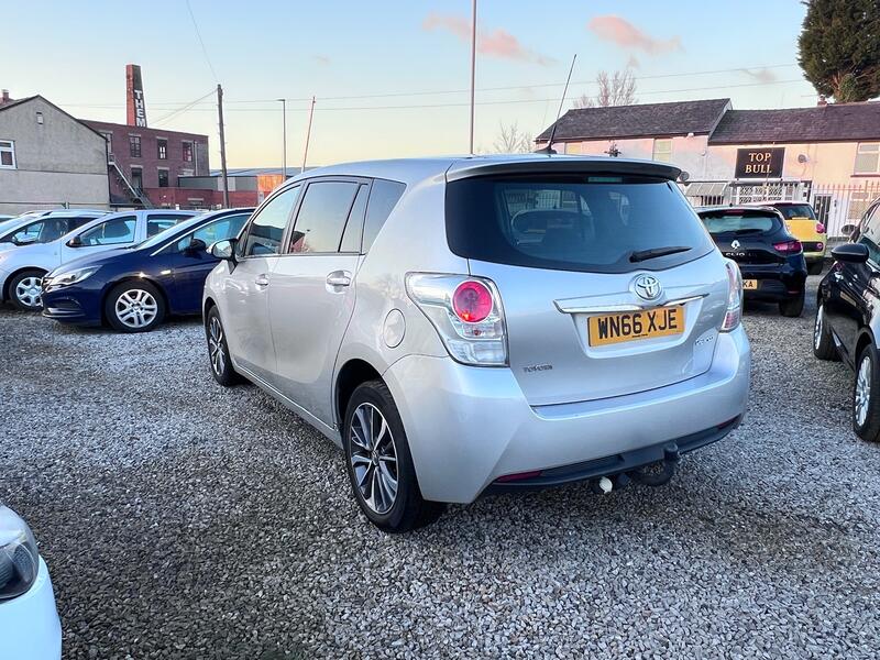 TOYOTA VERSO
