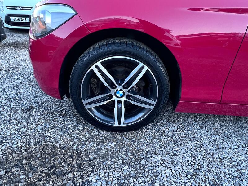 BMW 1 SERIES