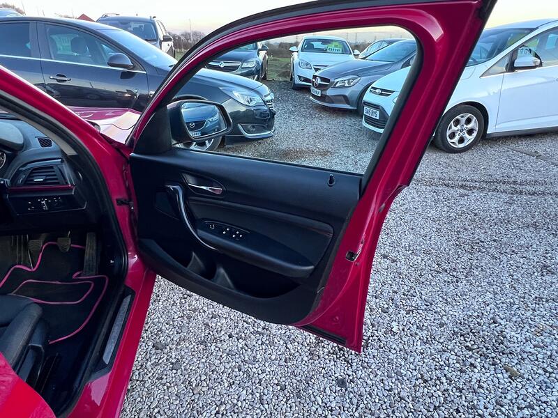 BMW 1 SERIES