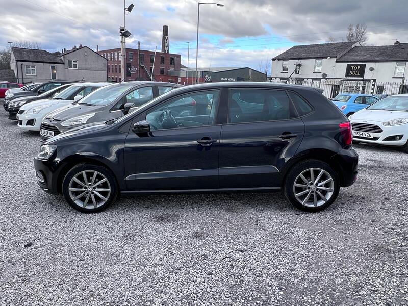VOLKSWAGEN POLO