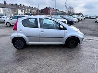 PEUGEOT 107