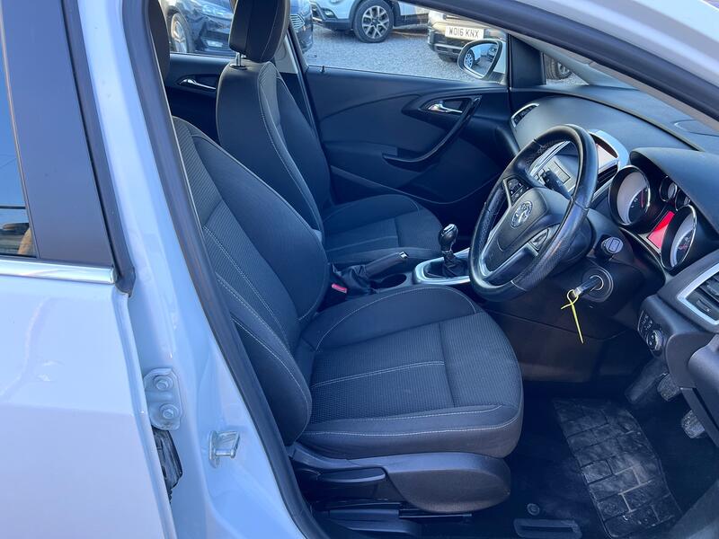 VAUXHALL ASTRA