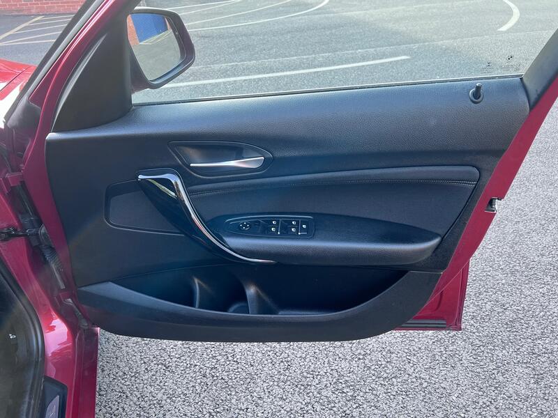 BMW 1 SERIES