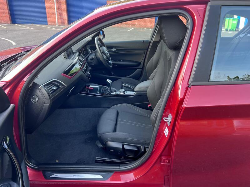 BMW 1 SERIES