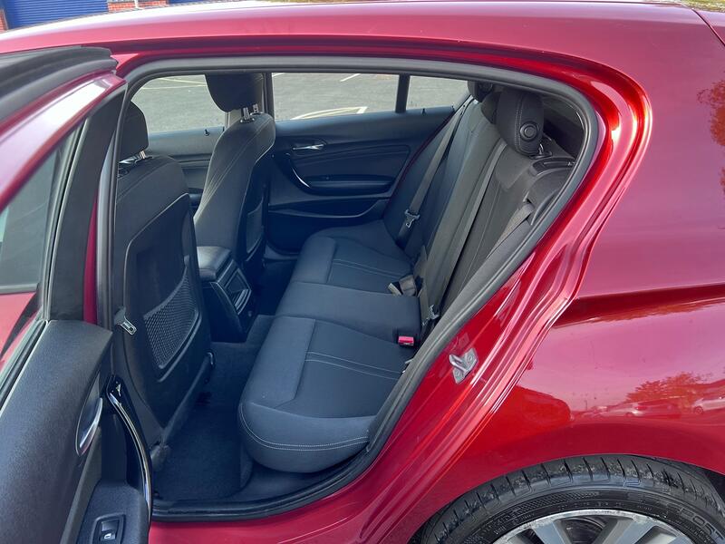 BMW 1 SERIES