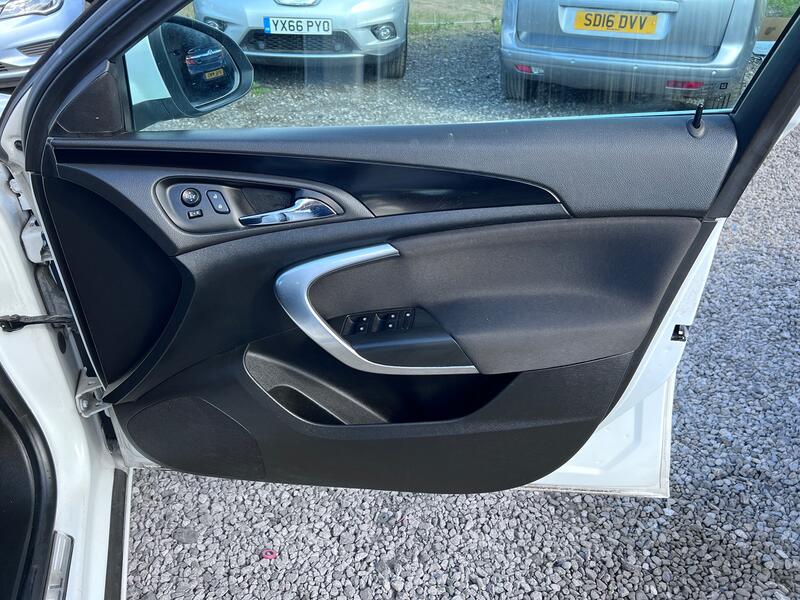 VAUXHALL INSIGNIA