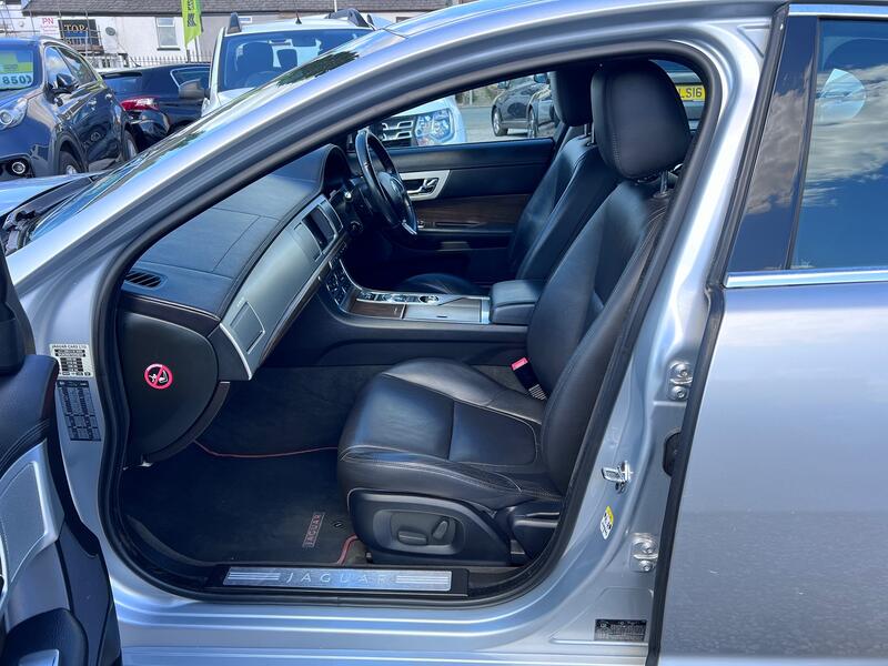JAGUAR XF