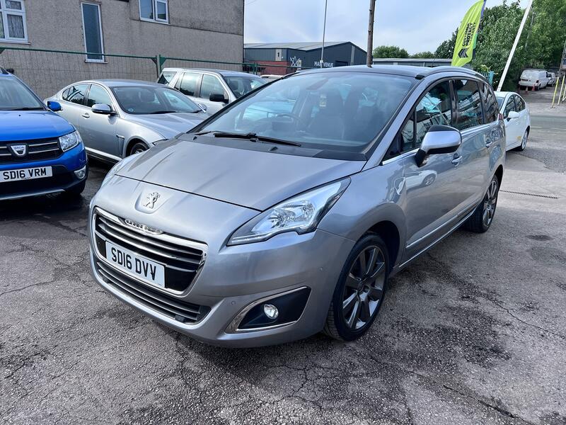 PEUGEOT 5008