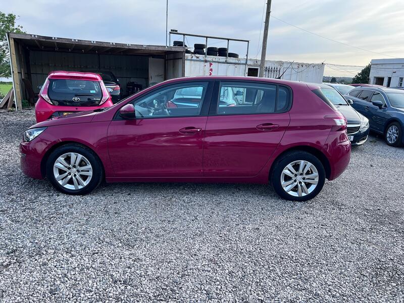 PEUGEOT 308