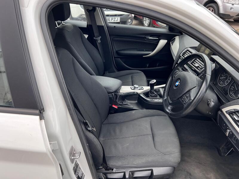 BMW 1 SERIES