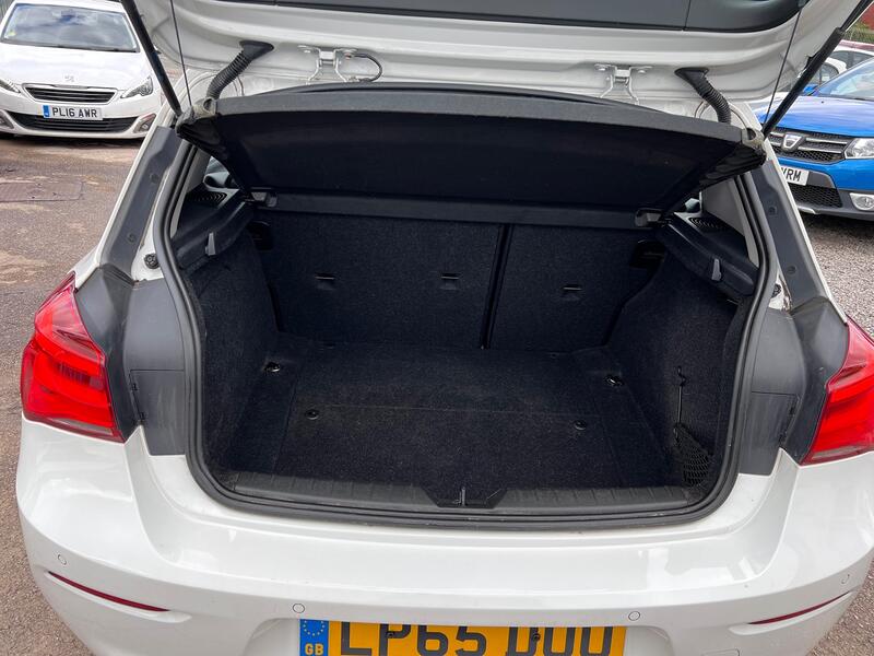 BMW 1 SERIES